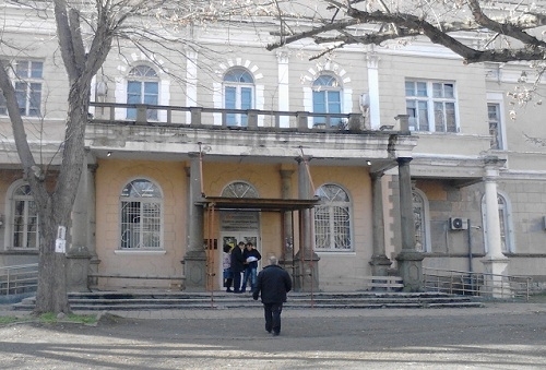 Старият съд в Бургас остава без ремонт! Сградата пада, но Зианида Златанова насочва всички средства към Варна