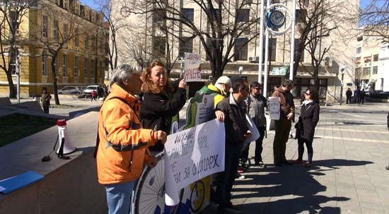 Неколцина протестираха в Бургас срещу застрояването на крайбрежието