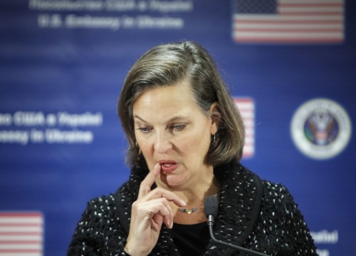 Атака посреща щатския помощник държавен секретар с „Fuck USA”