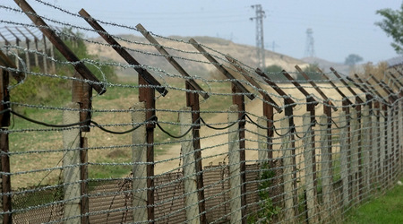 От днес издигаме телена ограда на турската граница