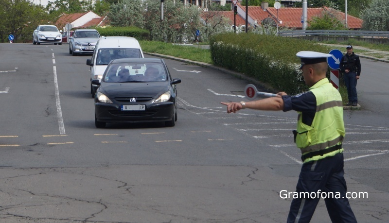 От днес КАТ започва да глобява шофьори с неподходящи за зимата гуми