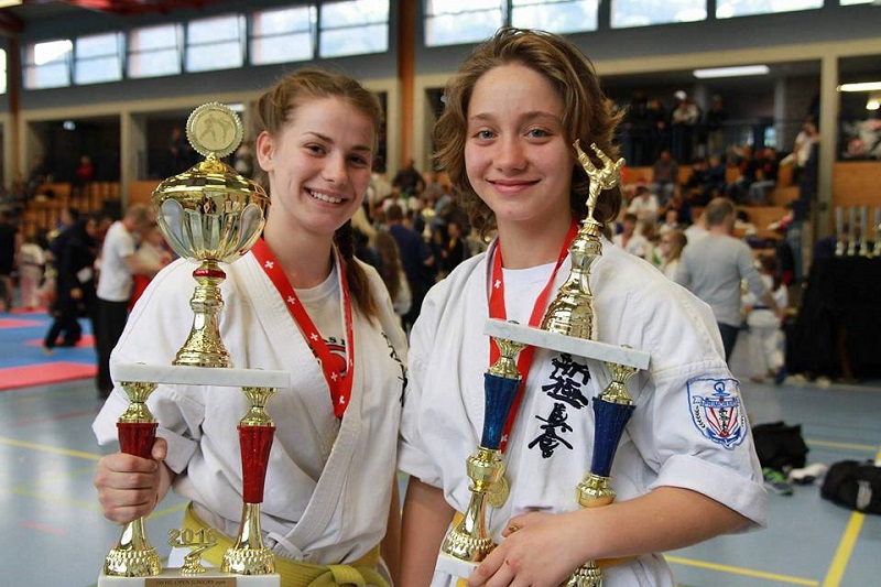Каратистите на Приморско с купа и медали от турнир в Швейцария