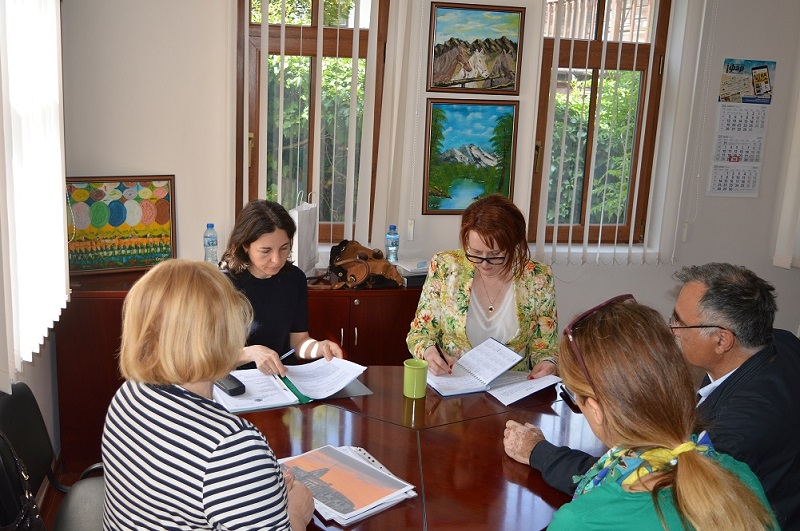 Областният управител Мария Нейкова се срещна с жители на Созопол
