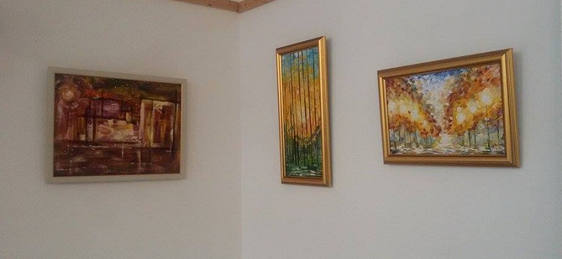 Бивш наркозависим с изложба в Бургас
