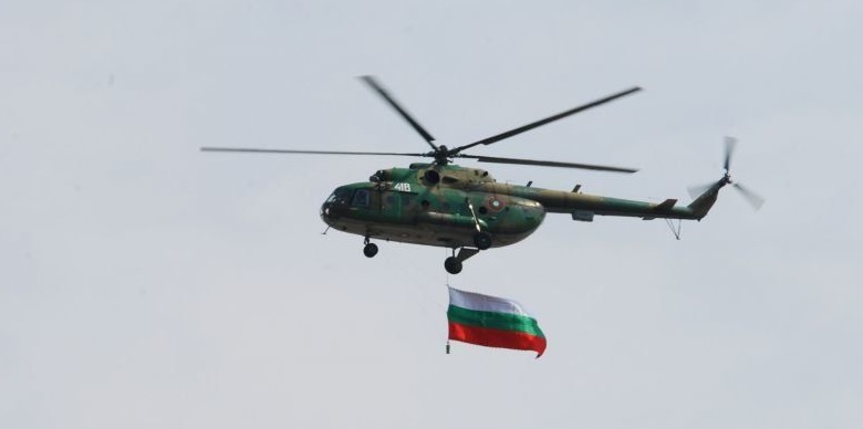 Вертолети в готовност на помагат на бедстващите по Черноморието