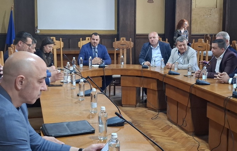 Дронове да наблюдават българската територия на Черно море, предлага Владимир Крумов