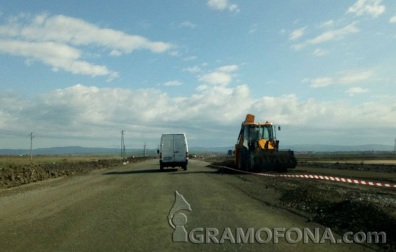 Внимателно и бавно по пътя за Слънчев бряг