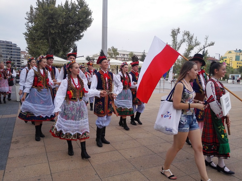 Състави от Колумбия и Алжир на фолклорния фестивал през август