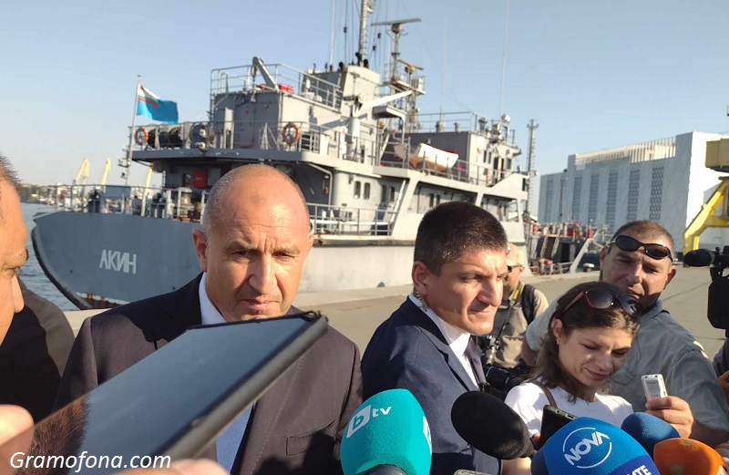 Румен Радев връчва мандата на ПП-ДБ следващата седмица
