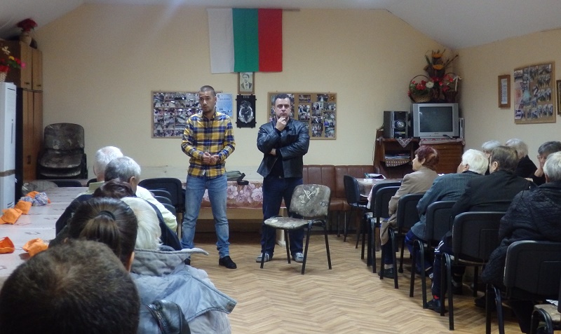 В Долно Езерово пропищяха от камиони, искат околовръстен път