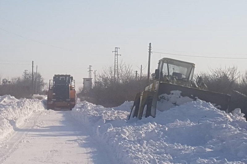 АПИ със санкции за снегопочистващите фирми заради неизчистените пътища