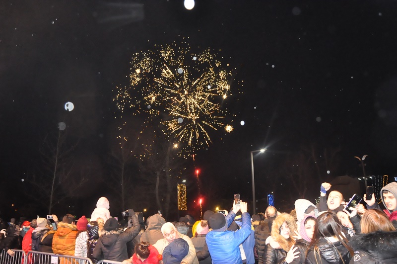 Бургас посрещна Новата година с пожелания за здраве и благоденствие