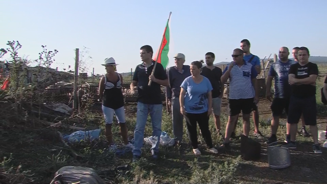 Земеделският министър отива при протестиращите животновъди в Ямболско