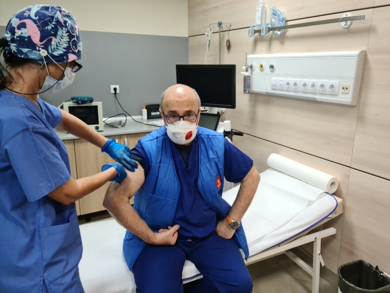Основно медици и спортисти търсят трета доза на ковид ваксината в Бургас