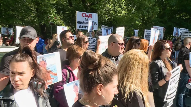 Ранени и напрежение на протеста за починалия на зъболекарски стол Ангел