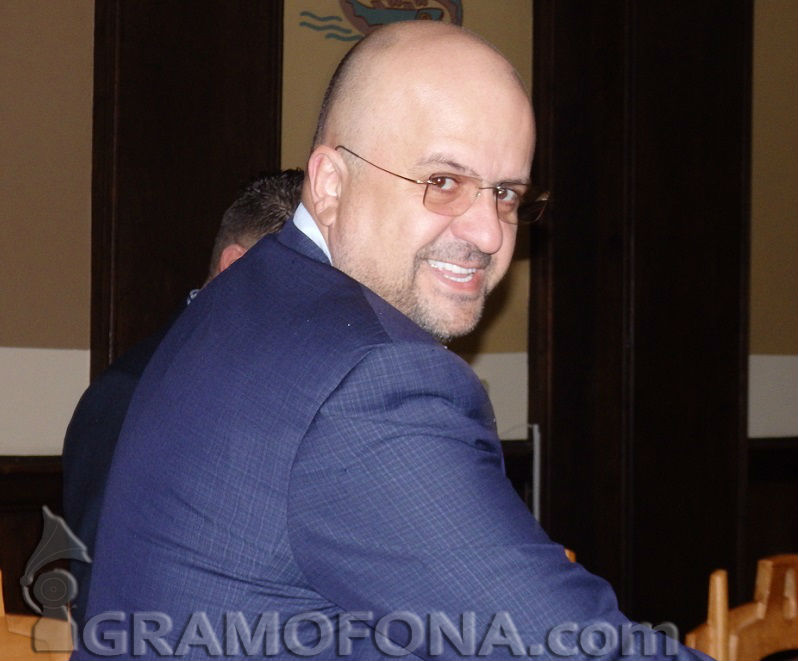 Парламентът гласува оставката на Камен Костадинов от ДПС