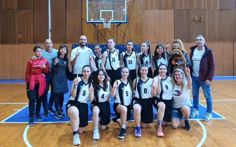 Баскетболния отбор на Математическата 11/12 клас е шампион на България