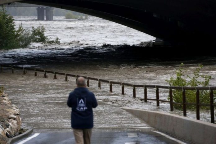 Две жертви и 25 изчезнали в мощна буря, връхлетяла Франция и Италия