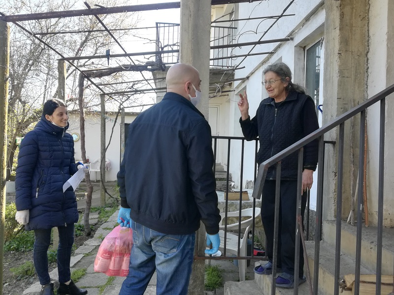 В община Созопол започнаха да раздават хранителни пакети на най-нуждаещите се