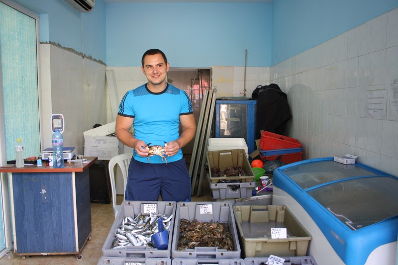 Рибни магазини под прицела на данъчните