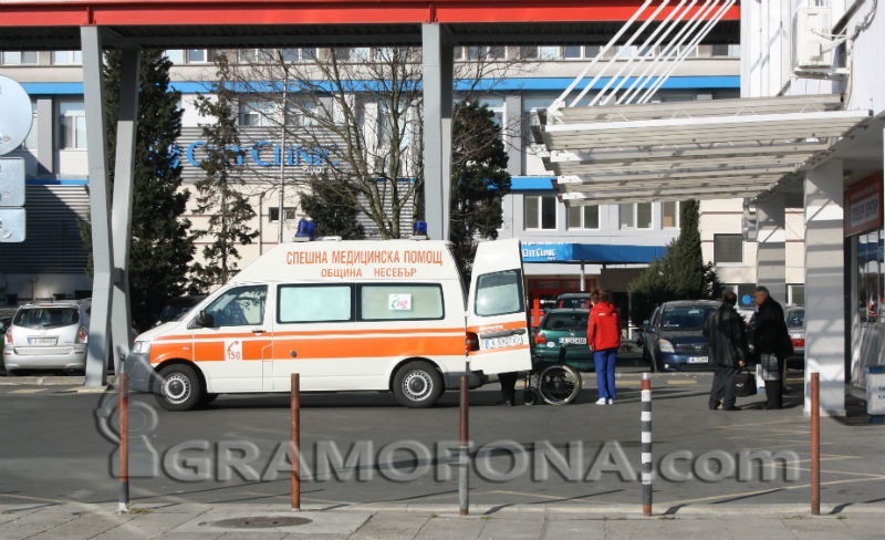 Майка и дете пострадаха в катастрофа на пътя Созопол - Бургас