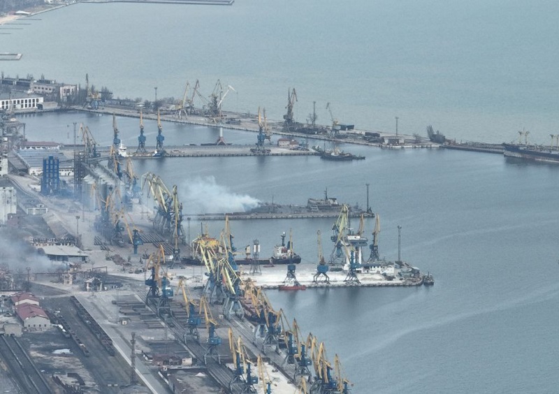 Русия обяви еднодневен хуманитарен коридор за корабите от порта в Мариупол