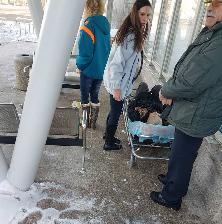 Опасна спирка в Бургас, възрастна бургазлийка се озова в болница