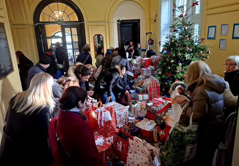 Областният управител: Поклон и огромно благодаря към всеки дарител в „Елха на доброто“