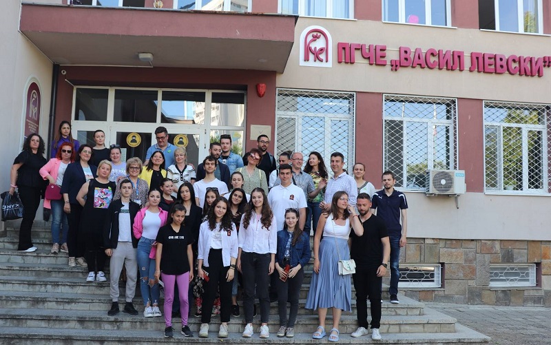 Български училища впечатлени от работата на Руската гимназия в Бургас (снимки)