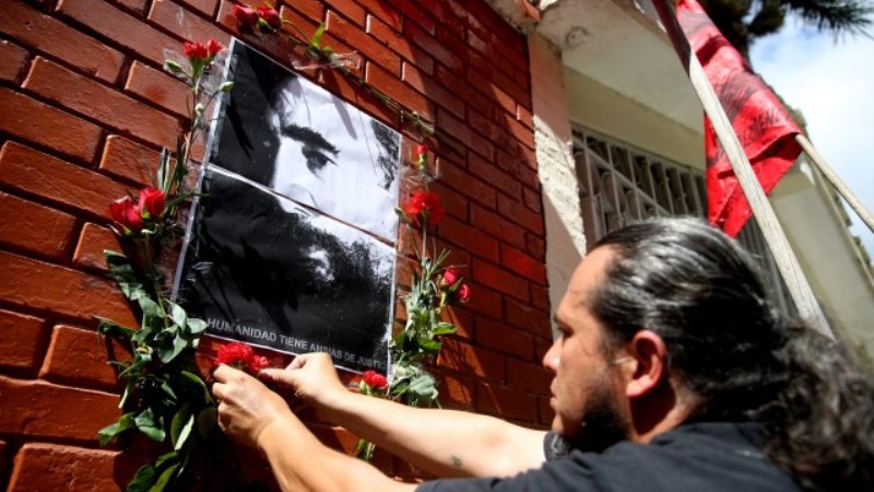 Сестрата на Кастро няма да отиде на погребението му