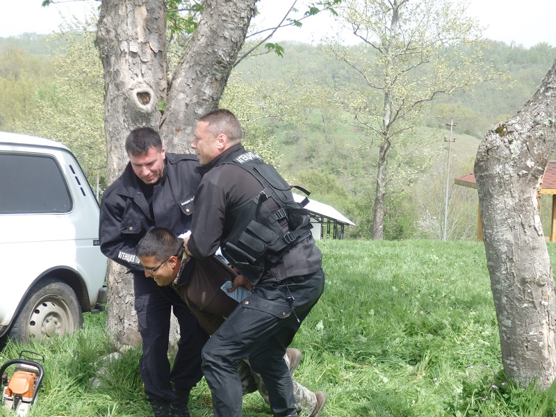 Задържаха бракониери на Петрова нива