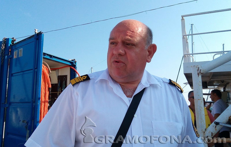 Освободеният заради Vera Su Живко Петров се върна в Морска администрация