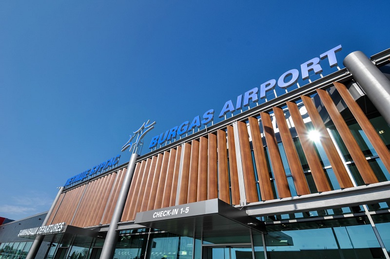 Ще затвори ли Летище Бургас за дълъг ремонт догодина? Фрапорт излезе с позиция