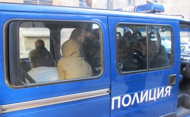 Министри обсъждат проблема с бежанците