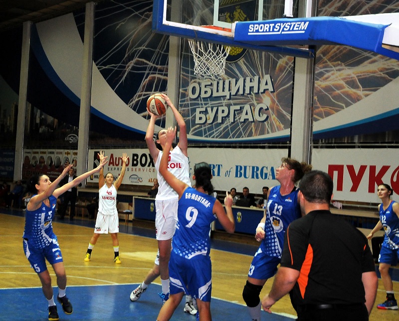 Нефтохимик победи Монтана при дамите