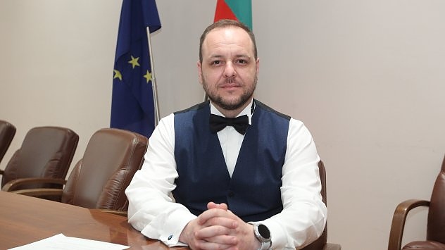 В последния си час като министър, Борислав Сандов ликвидира АМ Струма през Кресненското дефиле