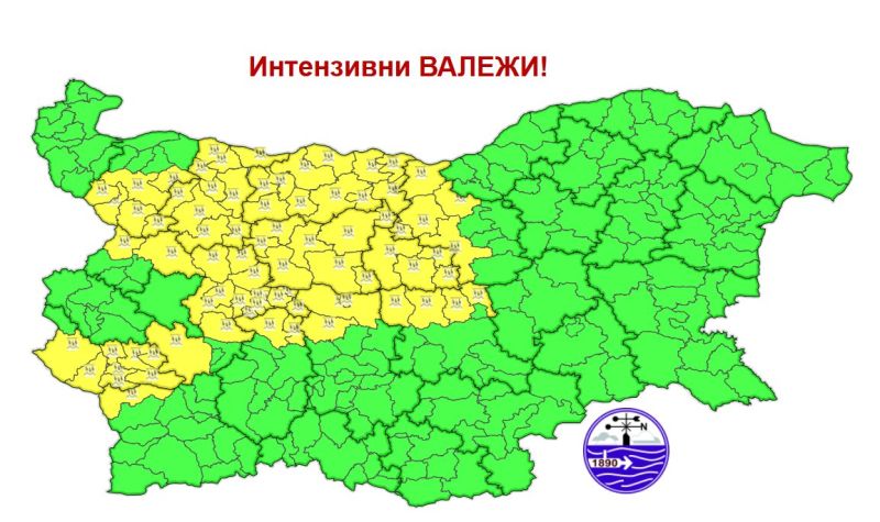 Жълт код за порои, град и гръмотевици - времето се обръща в неделя