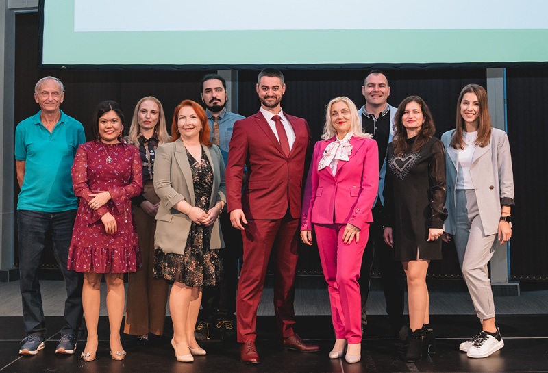 Британски Културен Център връчи сертификати на Кеймбридж пред публика от 500 души