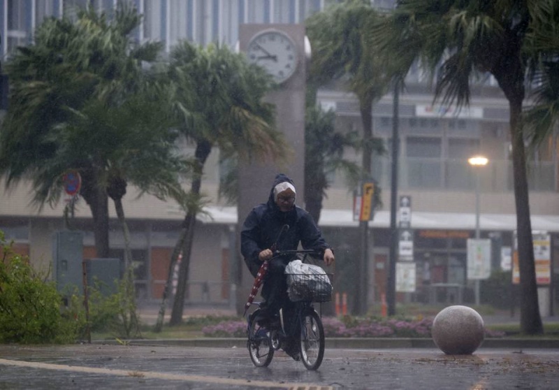 Бурята в Бургас е нищо – тайфун с ветрове до 162 км/ч удря Япония 