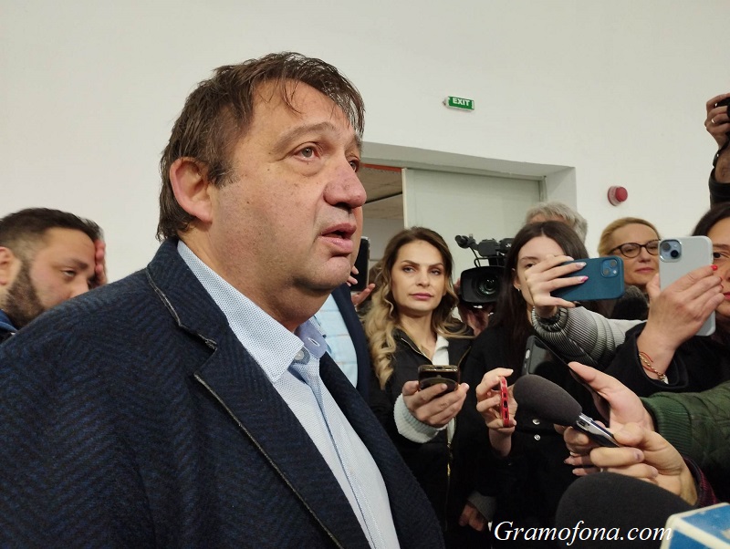 Министър Шишков обеща: Арена Бургас ще има акт 16 до 20 дни 