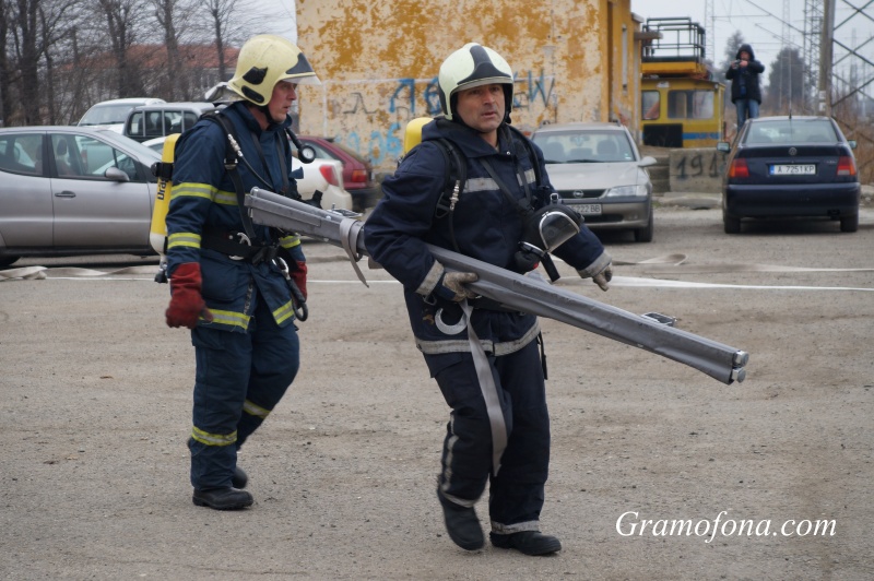 Съседи спасиха мъж от горяща къща в Оризаре