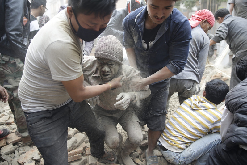 1805 жертви от труса в Непал
