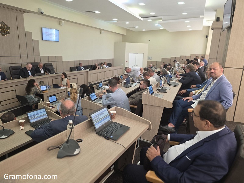 Общинският съвет на Бургас заседава днес