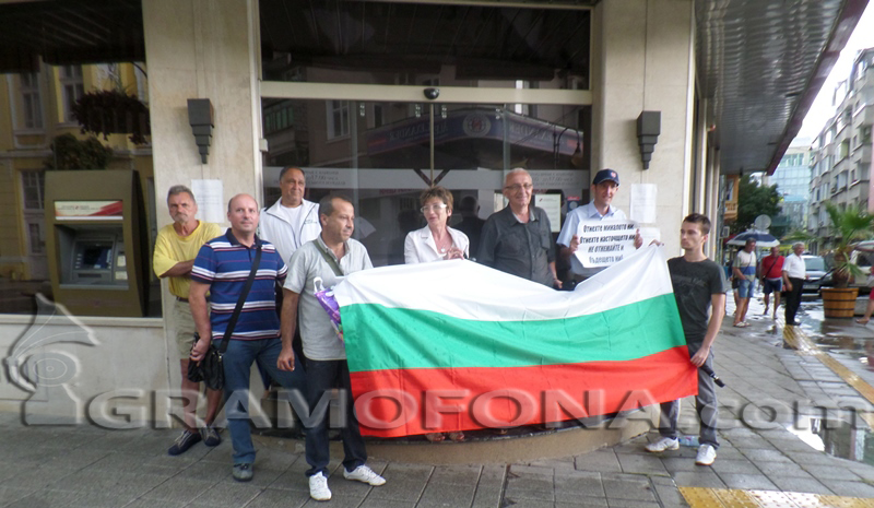 Бургаски неволи с КТБ: Той иска да погасява, тя да внася, но не могат