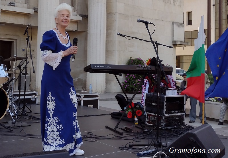 Кметът на Малко Търново: Янка Рупкина беше душата на нашия край