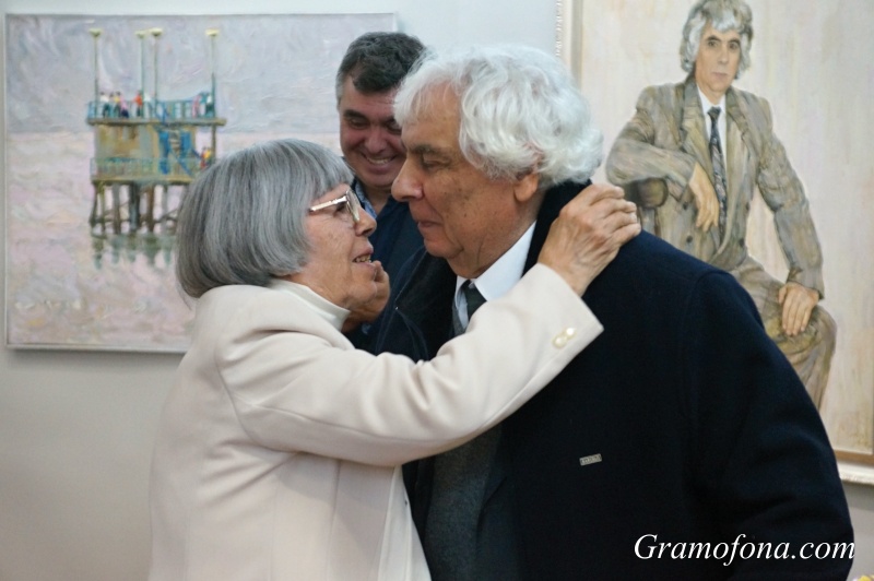 На 80-ия си рожден ден Райна Рачева откри изложба с признание към своята голяма любов
