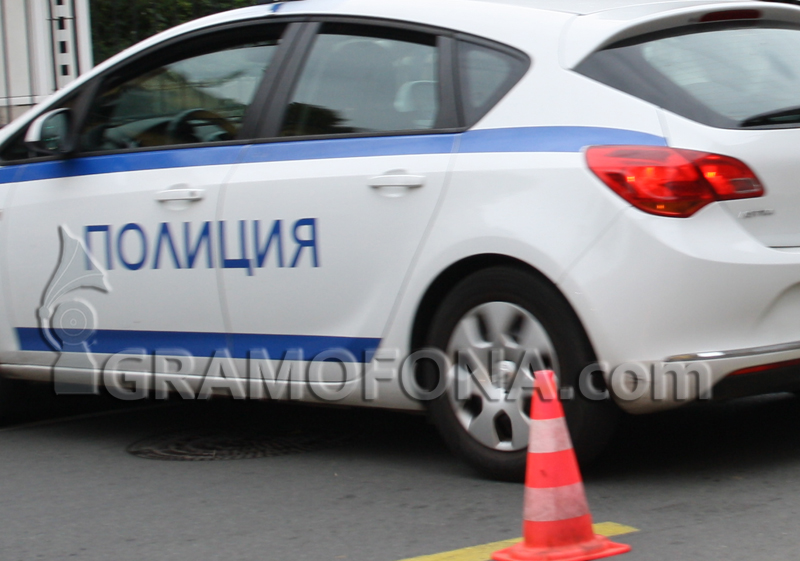 Айтоският проход остава затворен заради свлачище