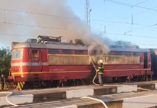 Пътническият влак за Бургас се запали