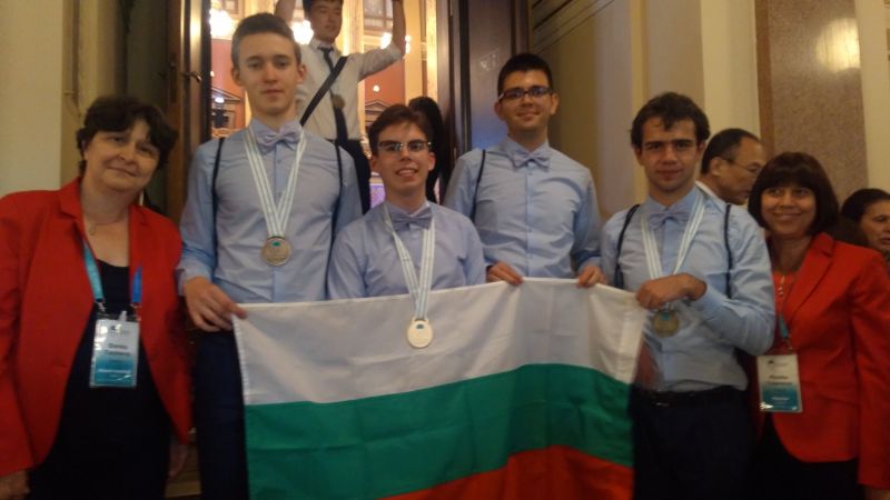 Злато, сребро и бронз грабнаха български ученици на световната олимпиада по химия