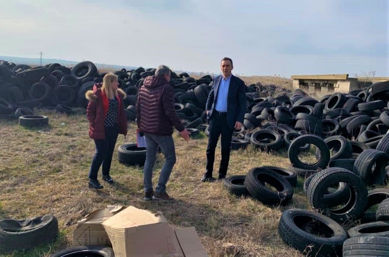 След репортаж по bTV: Кметът сезира Гешев за незаконното депо за автомобилни гуми в Бургас